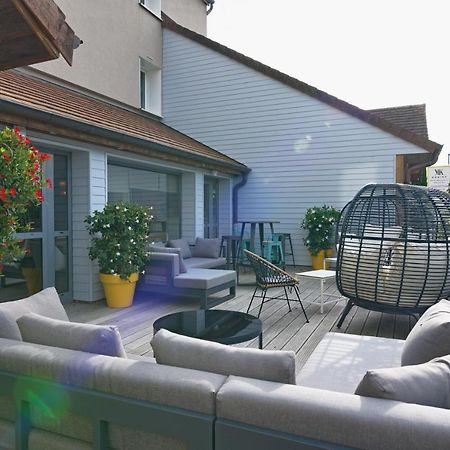 Les Suites - Konine 4 - Hotel & Bar & Restaurant 몽세우레마인즈 외부 사진