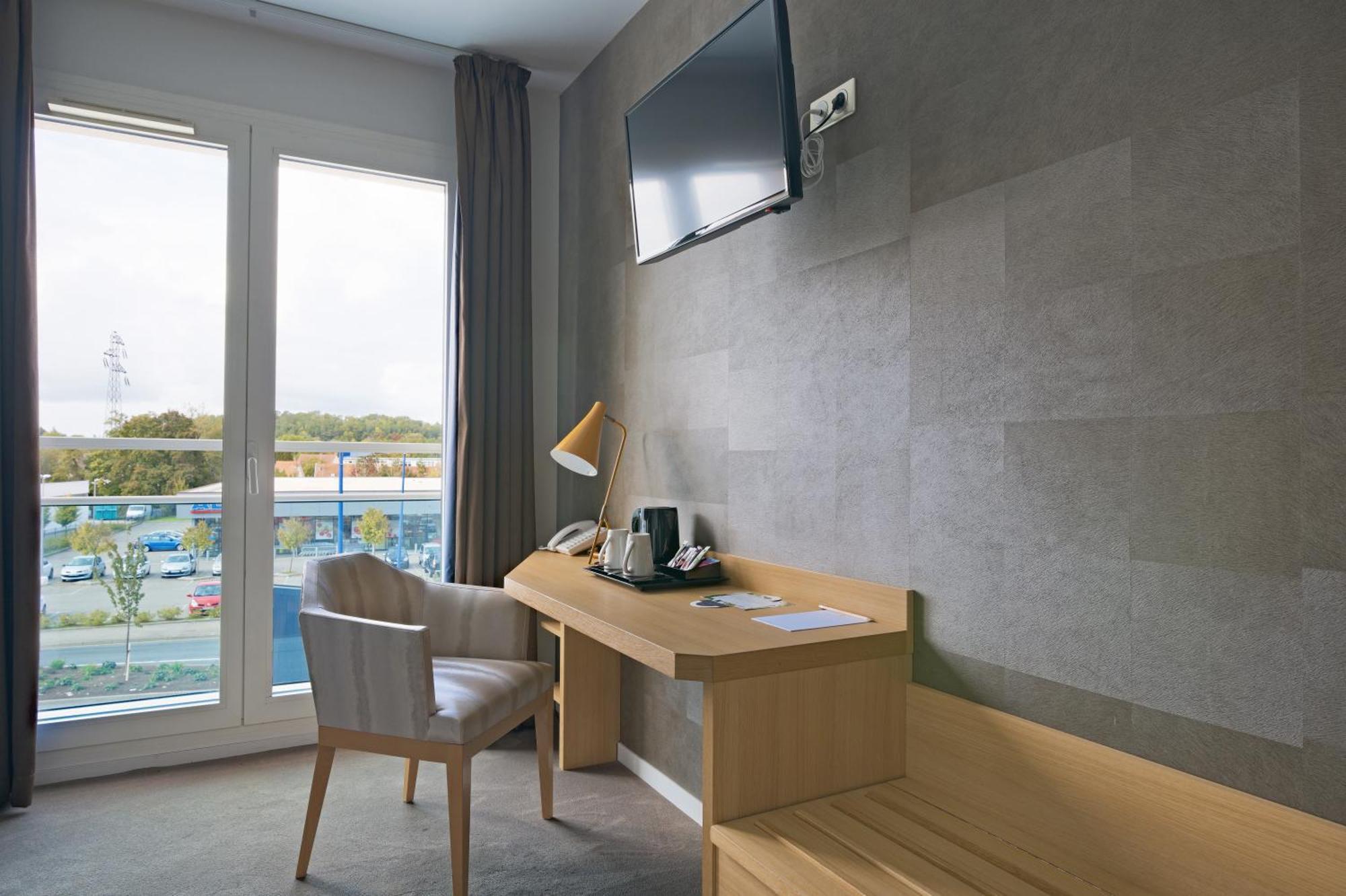 Les Suites - Konine 4 - Hotel & Bar & Restaurant 몽세우레마인즈 외부 사진